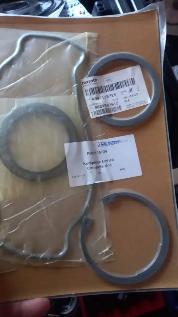 Bosch Rexroth R902115724 — set de garnituri pentru hidromotor