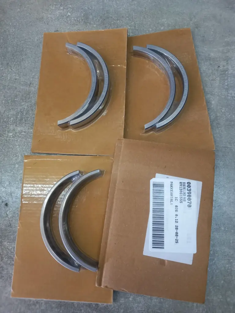 Bosch Rexroth R913061555 — pereche de semicuzineți