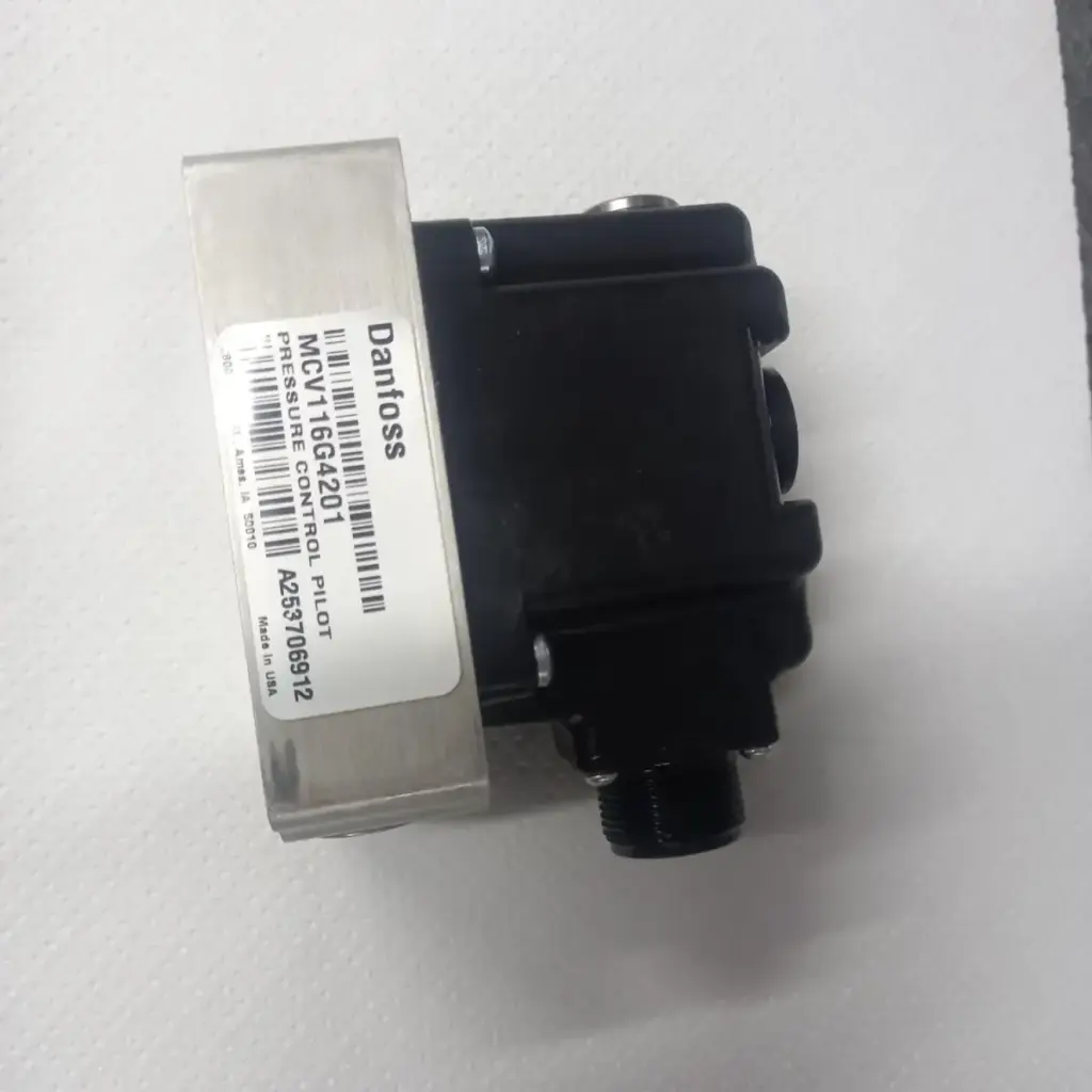 Pilot de presiune Danfoss 116G4201, bloc de comandă cu etichetă Danfoss, pe fundal alb