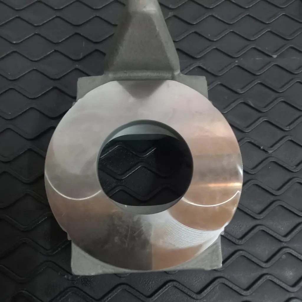 Leagăn (cradle) Rexroth R902279710 pentru pompe A4VG, pe covorașul atelierului